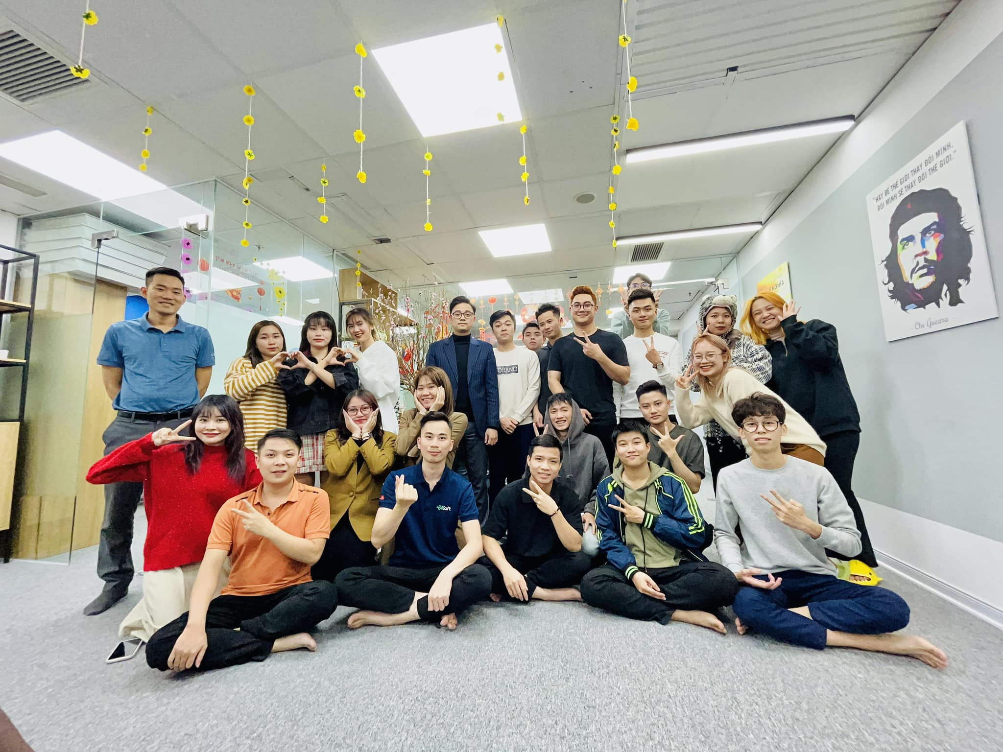 Đội Ngũ Nhân Viên